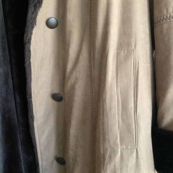 Elegant Coat - Picture 3 of 5